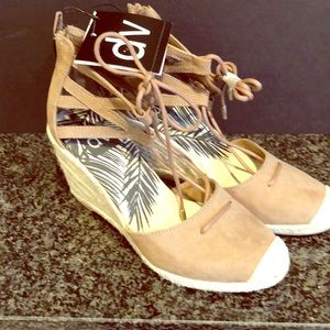 Dolce Vita Wedge Sandals 5 1/2 New